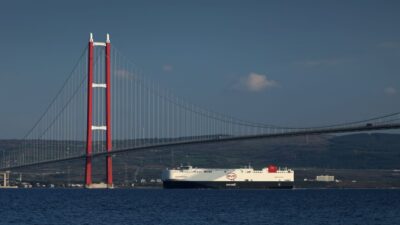 Öne çıkan elektrikli otomobil üreticilerinden olan BYD'nin dev gemisi, Çanakkale