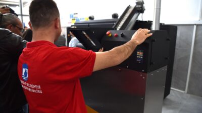 Çanakkale Belediyesi tarafından sokak hayvanları için hayata geçirilen Mama Üretim