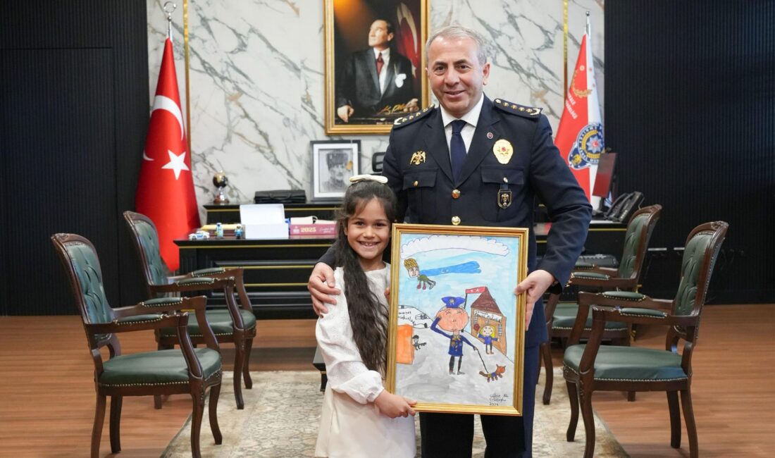 Çanakkale’de polis olma hayali kuran 18 Mart İlkokulu 1-D sınıfı